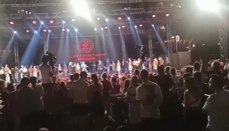 30 Ağustos Zafer Bayramı'nda Atatürk demeyen İzmir Valisi yuhalandı