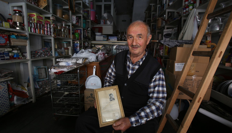 51 yıldır bu dükkandan hiçbir şey satmadı