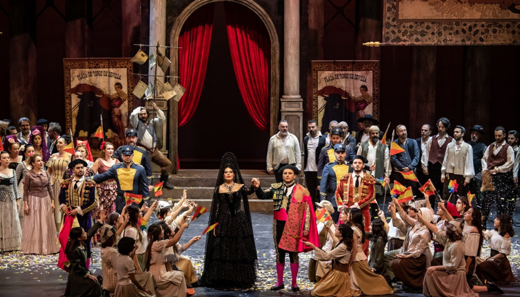 Carmen Operası bir kez daha nefes kesti