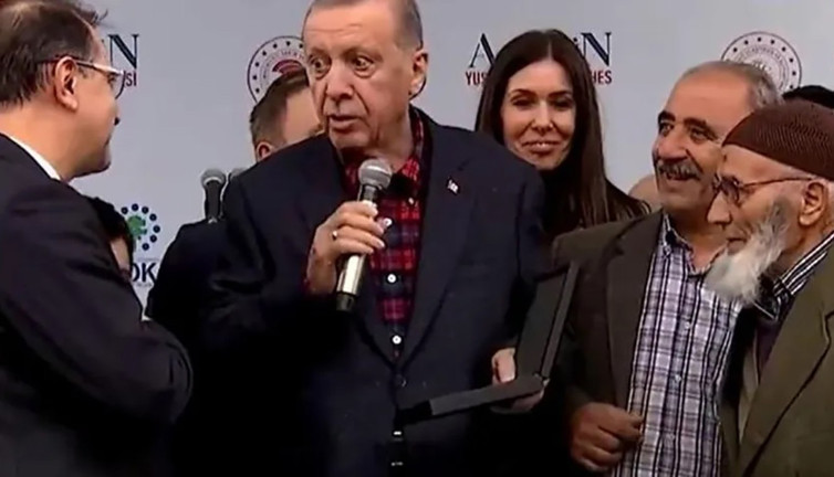 Erdoğan açılış töreni sırasında Bakan Dönmez'i böyle fırçaladı. Öyle mıy mıy yok!