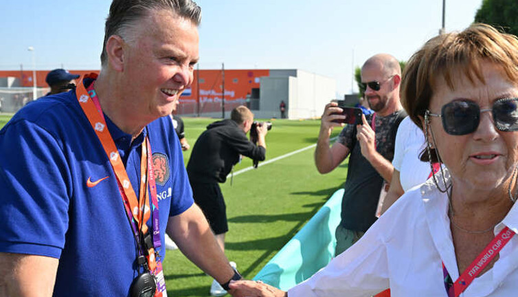 Canlı yayında eşine seks teklif etti. 71 yaşındaki Hollandalı teknik adamdan olay hareket