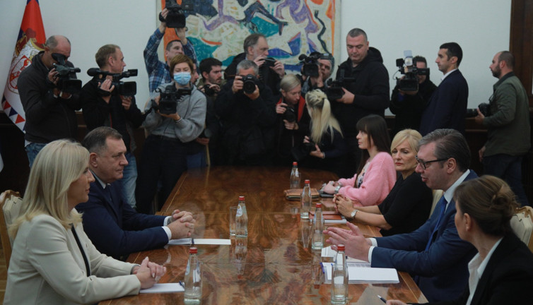 Sırbistan Cumhurbaşkanı Vucic, Bosnalı Sırp liderler ile görüştü