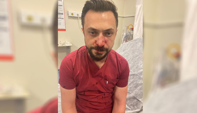 Şanlıurfa’da saldırıya uğrayan doktorun burnu kırıldı