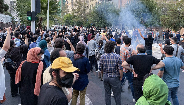 İran’da ölen gösterici sayısı 448’e yükseldi