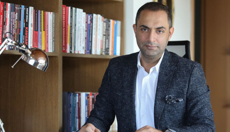 46. Sedat Simavi ödülü Yeniçağ yazarı Murat Ağırel'in