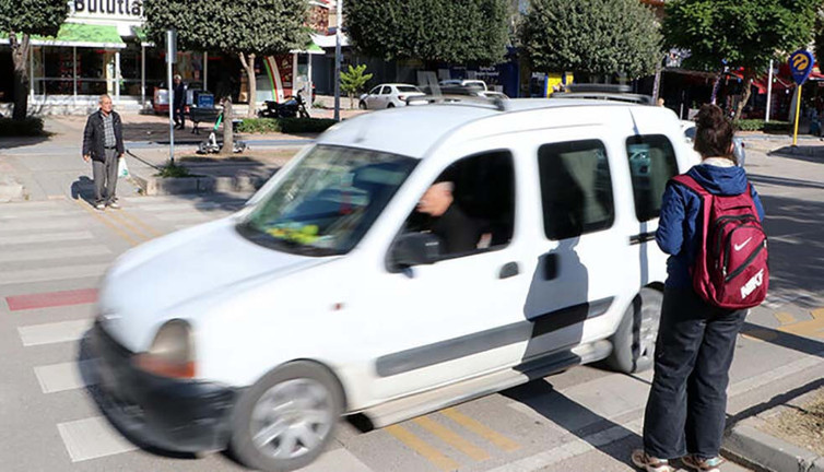 Yayalar şikayet etti! Yol vermeyen sürücülere ceza yağdı