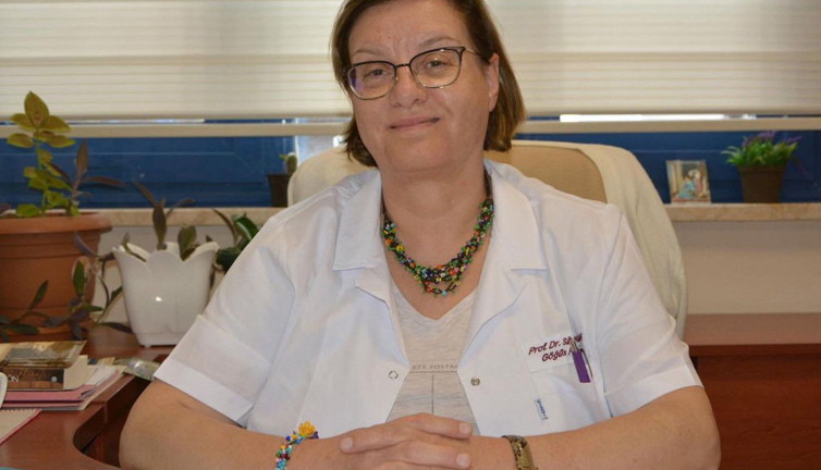 2 yıldır koronavirüs tedavisi gören 'yılın doktoru' Prof. Dr. Sibel Pekcan Özkurt, hayatını kaybetti