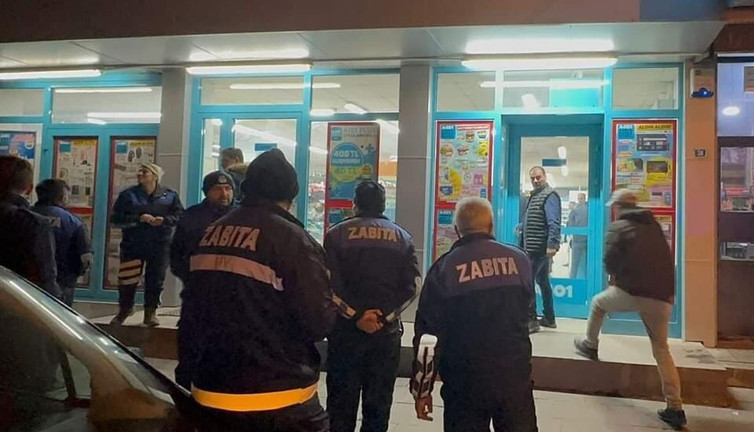 İktidar fiyat artışlarının nedeni olarak göstermişti. Marketler birer birer mühürleniyor