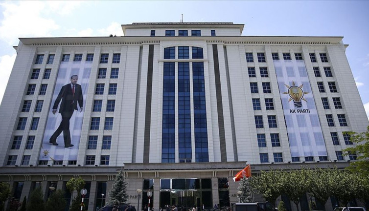 AKP'de 'Kolpacı' kavgası! Önce paylaştı sonra sildi ortalık karıştı