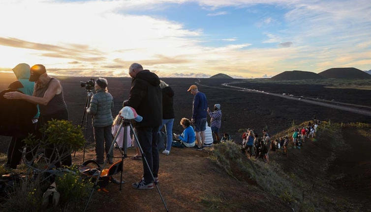 Kabus 38 yıl sonra uyandı. Görüntü alabilmek için yarıştılar