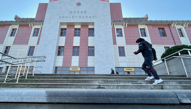 Düzce Adliyesindeki tadilat bitti! Depremde zarar görmüştü