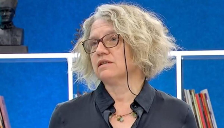 Danışman Hacer Foggo'nun eski defterleri açıldı. Açıköğretim mezunu danışman Türk askerine hakaret etmiş, FETÖ medyasına desteklemiş, Atatürkçülere faşist demiş