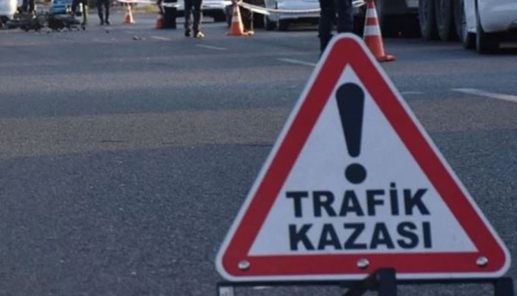 Gaziantep'te kamyona otomobile çarptı: 1 ölü, 2 yaralı