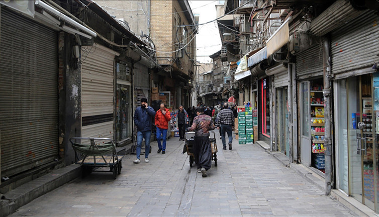 İran'ın bazı kentlerinde esnaf yine kepenk kapattı