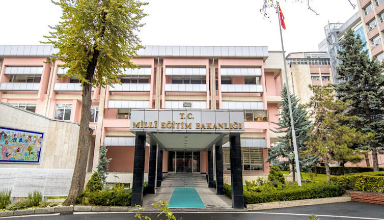 Milli Eğitim bir tarikatla daha işbirliği yaptı. Öğrencileri dersten alıp bakın nereye götürdüler