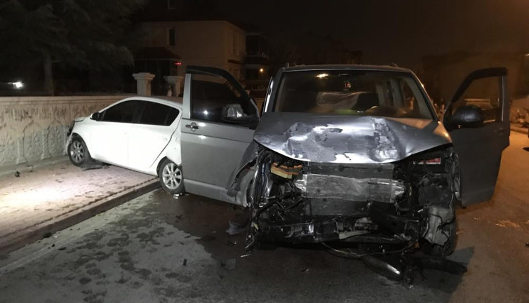 Polis kovalamacasında kazalara neden oldu. Alkollü sürücü yakalandı