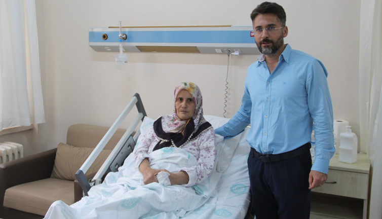 Yüz binde bir görülüyor. 20 yıl sağlıklı şekilde yiyip içemedi