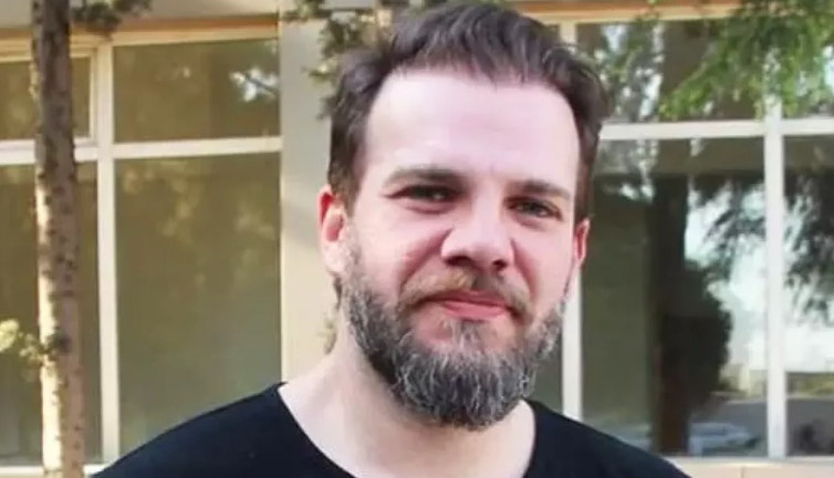 Oyunculuğu bırakıp ABD'de tır şoförlüğü yapan Tolga Karel, 5 yıl sonra ekranlara geri döndü