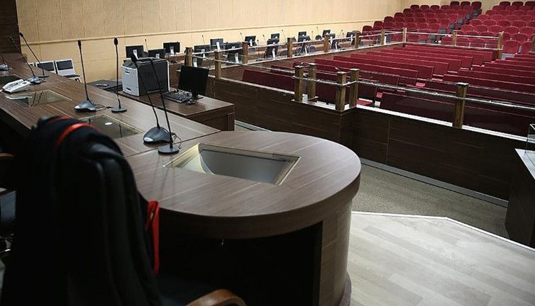 Sağlık çalışanlarına hakarete 15 yıl hapsi istendi