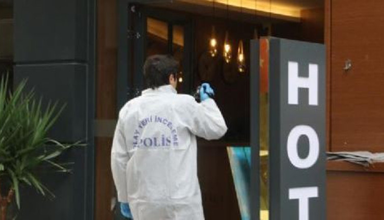 Otel odasında esrarengiz ölüm