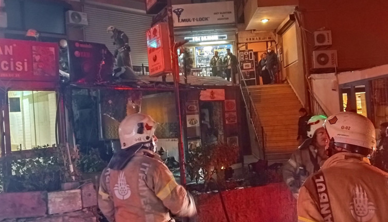 Şişli’de motosiklet tamirhanesi alev alev yandı