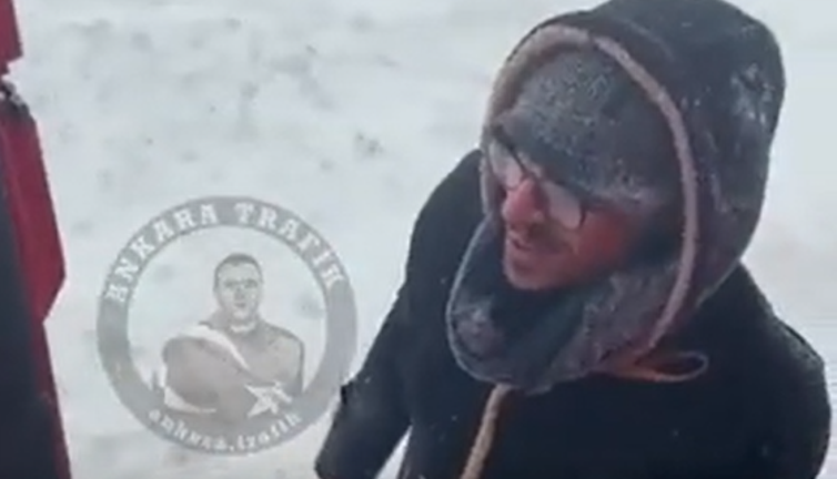 Afyonlu imamdan herkesin içini ısıtan davranış. Din adamı dediğin böyle olur