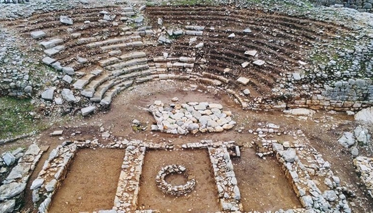 Amos Antik Kenti’nin sembolü ortaya çıkarıldı