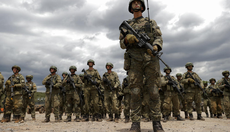 Sırbistan Kosova'ya gerginliği azaltmak için asker göndermek istedi. Tilki tavuk çiftliğine bekçi olmak istiyor