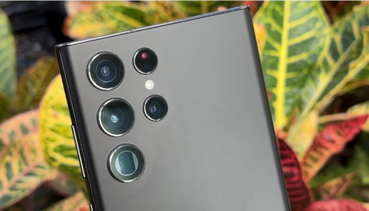 Samsung Apple’ı tahtından edebilir. Flaş bilgi sızdırıldı