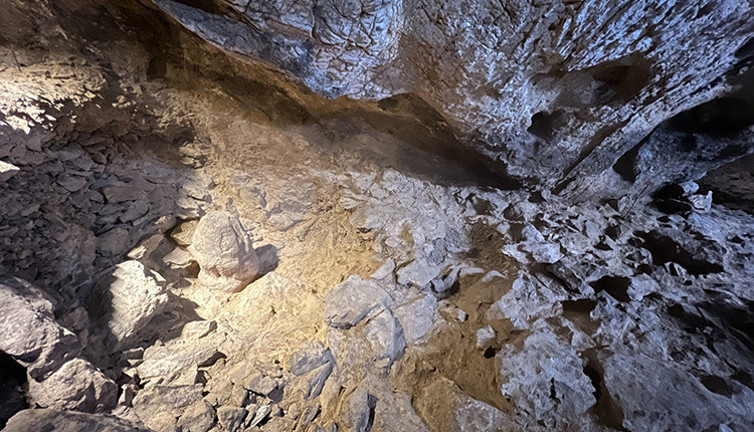 Gedikkaya Mağarası’nda adak çukuru bulundu