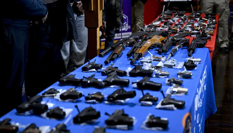 Silahını getirene 500 dolar kampanyası.İlk 25 kişiye de tablet hediye