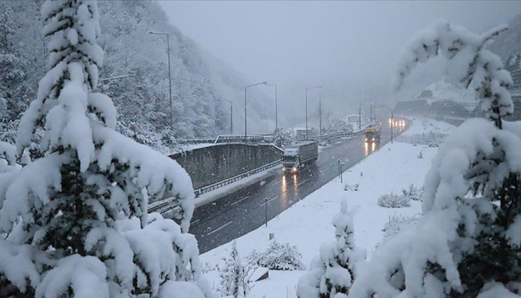 Bolu sıfırın altında 12,2 dereceyle Türkiye'nin en soğuk ili oldu
