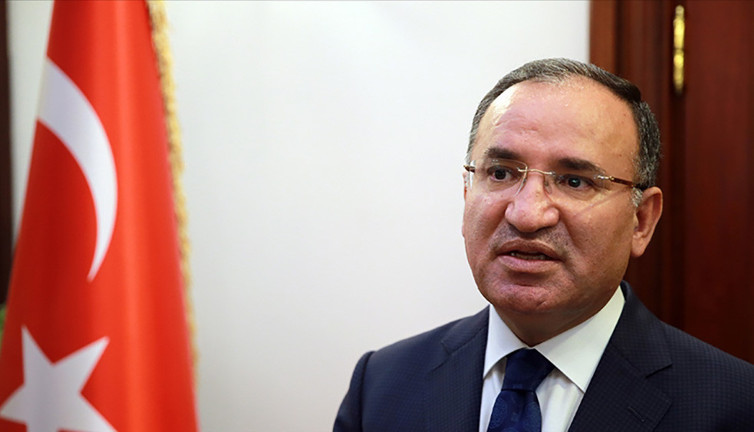 Bakan Bozdağ'dan 'kadına şiddet ve çocuk istismarı' genelgesi