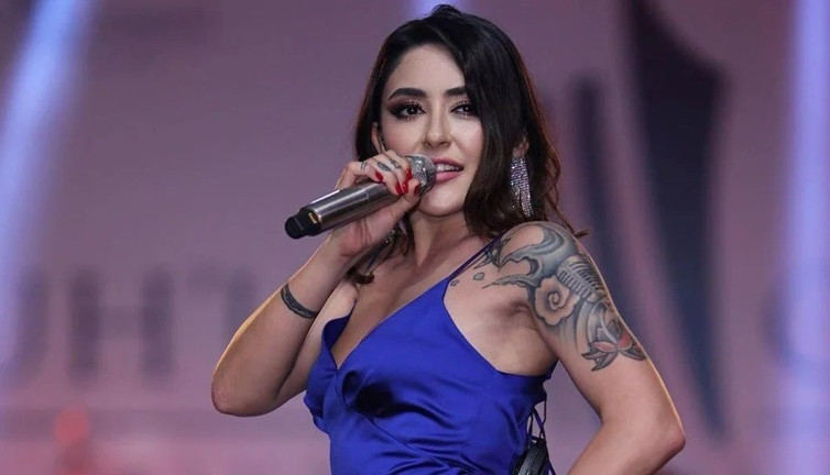 Melek Mosso'nun soyadı isyanı