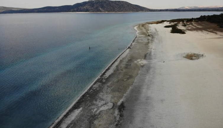 Salda Gölü'nü bekleyen tehlike. Uzman isim açıkladı