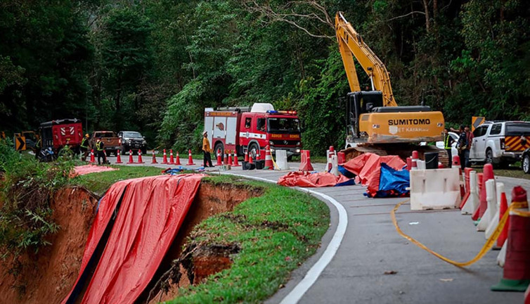 Malezya'da toprak kaymasında ölenlerin sayısı 31'e yükseldi