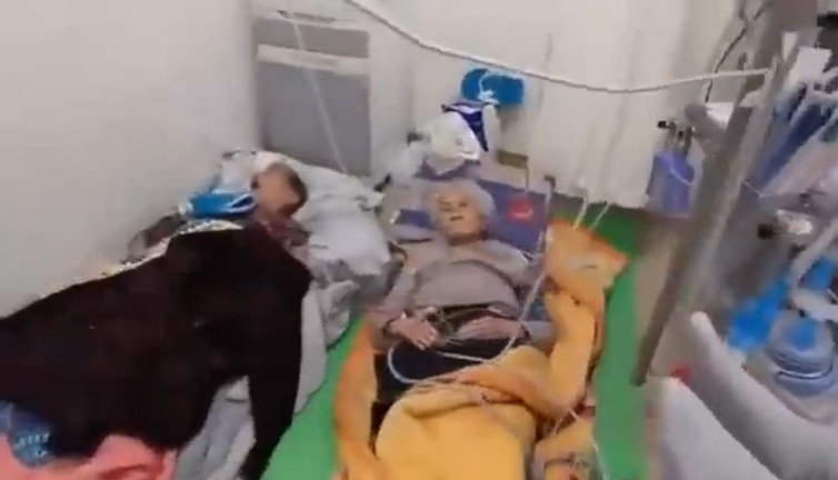 Koronanın başladığı yerden gelen görüntüler korkunç. Hastalar yerde tedavi ediliyor