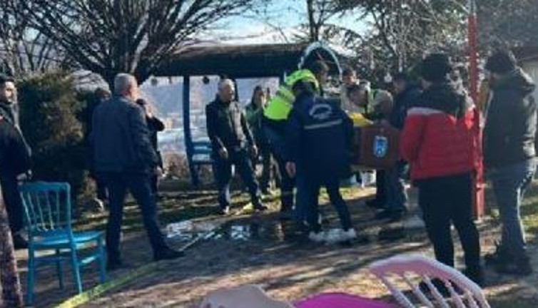 Yanan ekmek teknesinin içinde öldü