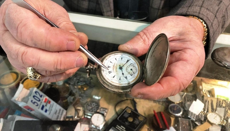 Aman saatiniz bozulmasın. 2023 yılı saat tamir fiyatları açıklandı