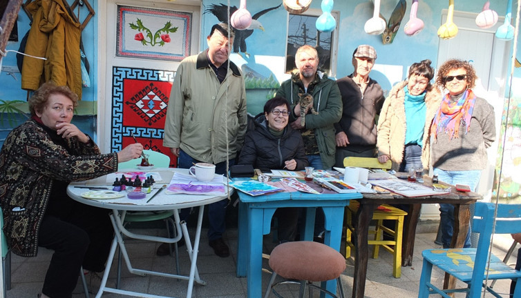 Burhaniyeli ressamlar köy atölyesinde resim yaptı