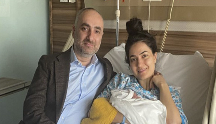 Yeni yılda baba olan İsmail Saymaz: Yeni yıl bize hediyesi ile geldi