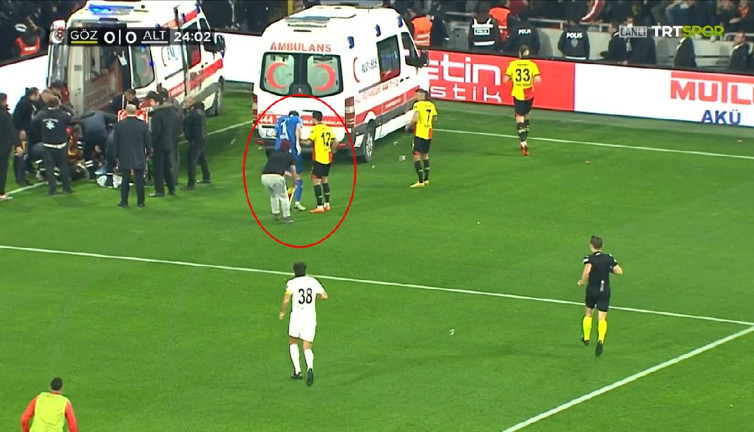 Altay kalecisine korner direği ile vuran Mehmet Nihat Aydın'a ibreti alemlik ceza talebi. Şimdi yandı