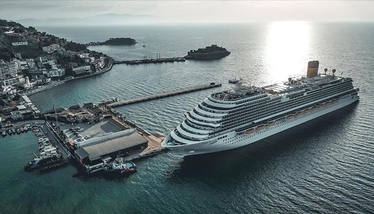 Kruvaziyer yolcu sayısı 2022'de 1 milyonu aştı