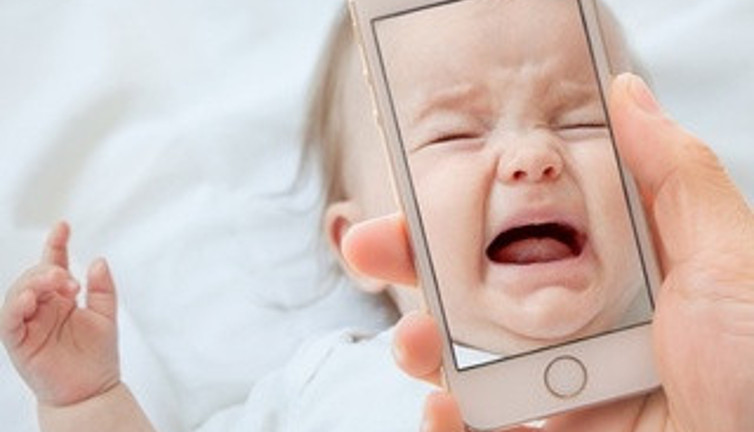Bebeğinizin neden ağladığını 10 saniyede öğreneceksiniz. Yüzde 95 oranında doğru tespit yapıyor