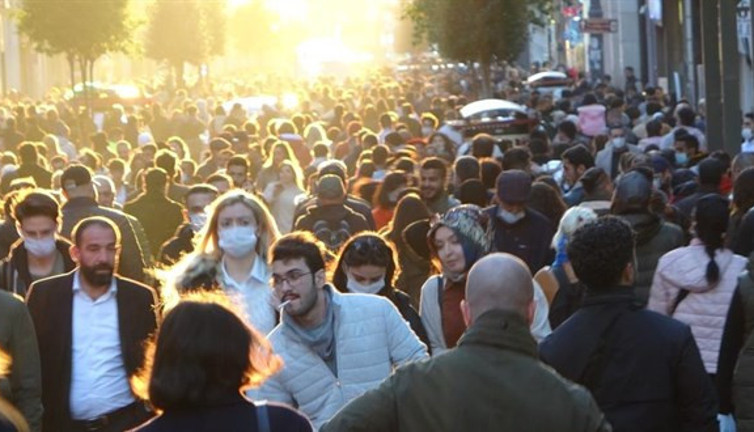 Profesör açıkladı. Ağır hasta sayısı arttı. “Korona önlemleri devam etmeliydi”
