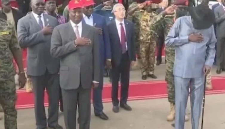 Güney Sudan liderinin tuvaletini tutamadığı görüntüler sonrası gazeteciler gözaltına alındı