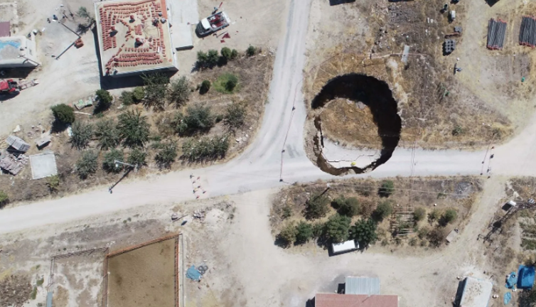 Bir kentimiz kuraklıktan çöküyor. Bölge sakinleri risk altında