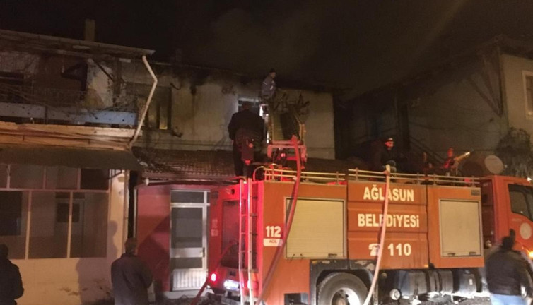 Burdur’da evde çıkan yangın korkuttu