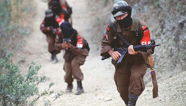 Kolombiya hükümeti, silahlı isyancı örgüt ELN'ye acil toplantı talebinde bulundu