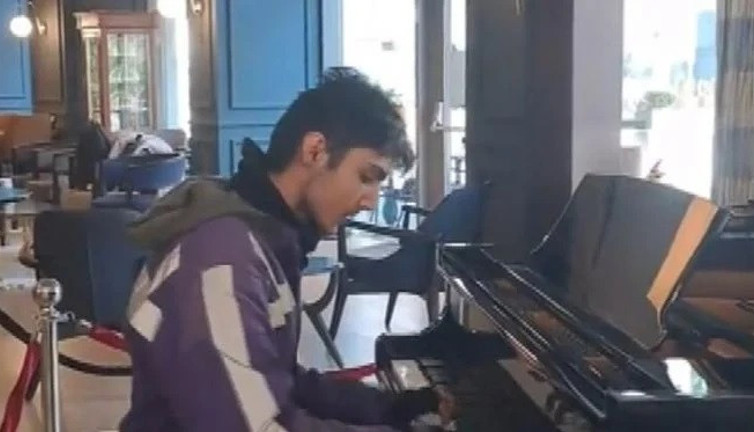 Piyanist kurye acıklı hikayesini anlattı. "Annem kredi çekip..."